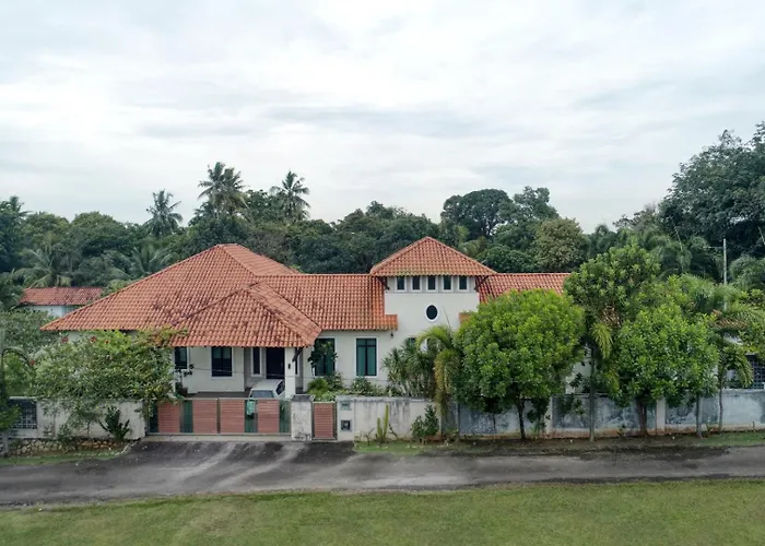 Elshape Holiday Home
